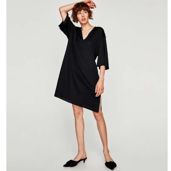 Black V Neck Shift Dress With Sleeves 